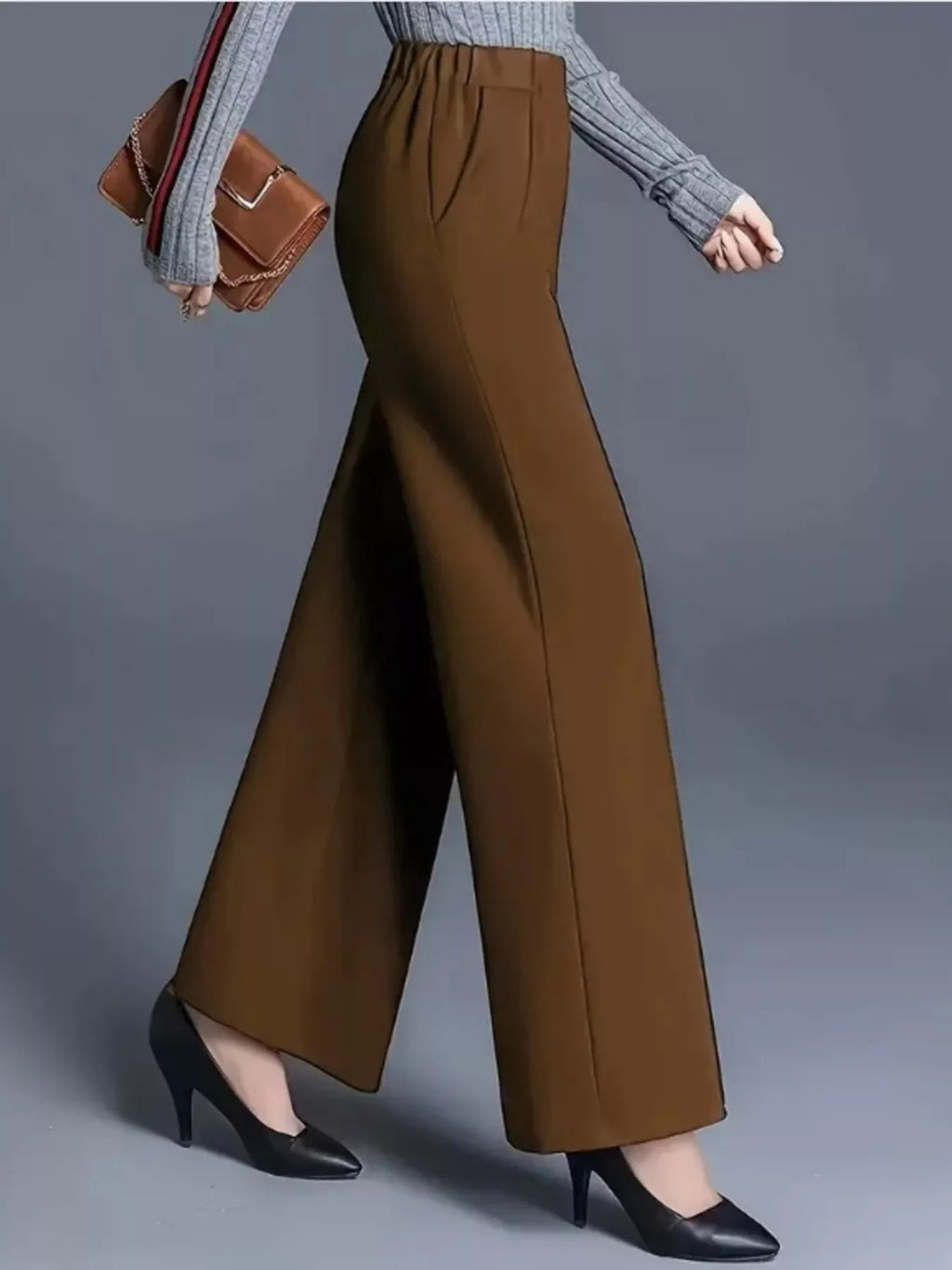 Wide leg pants with pockets detail view