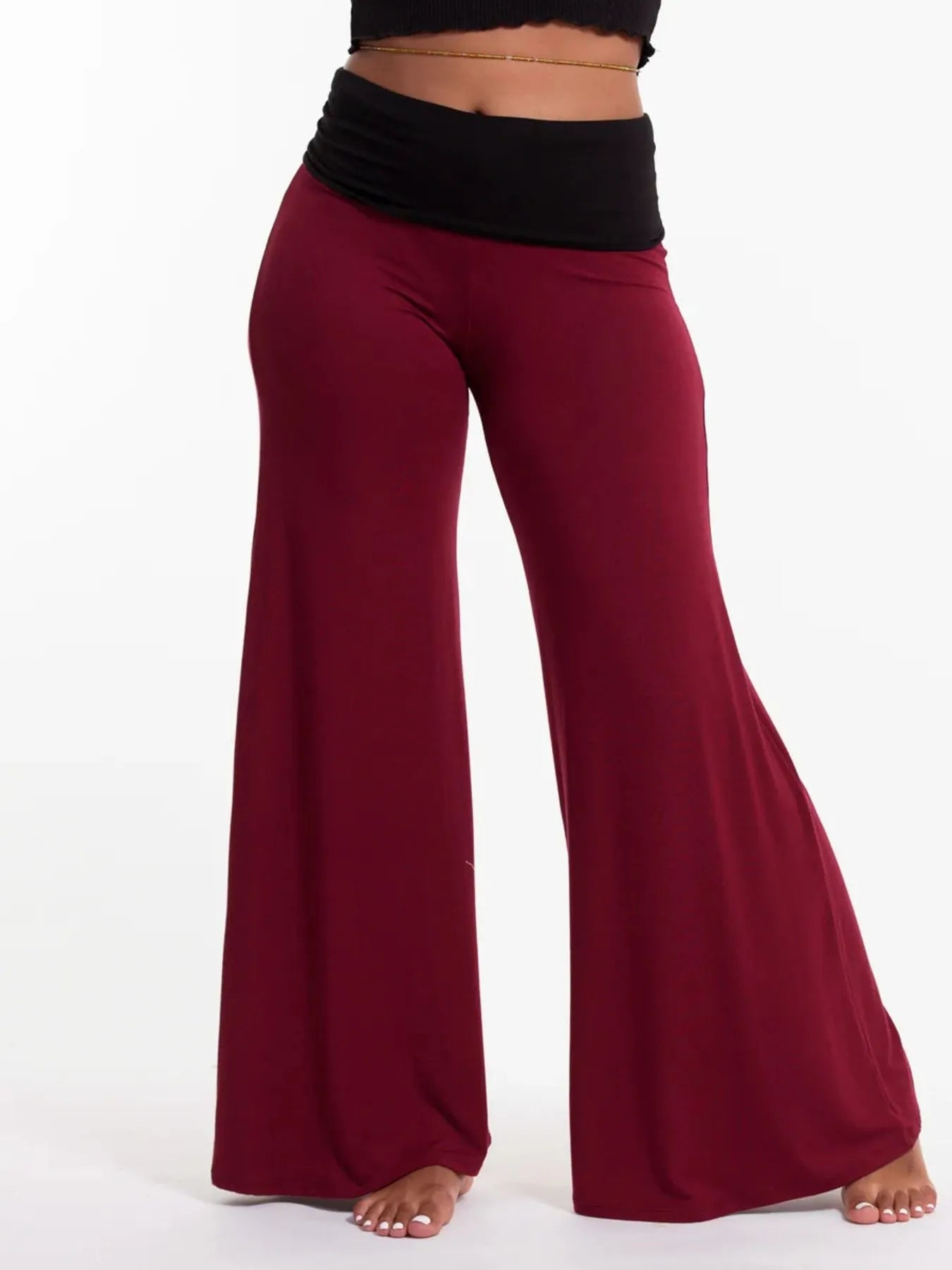 Women's yoga pants styling example